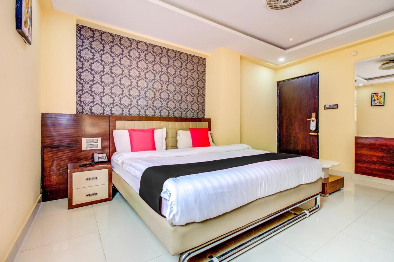 Capital O 5381 The Emirates Hotel Bangalore Exterior foto